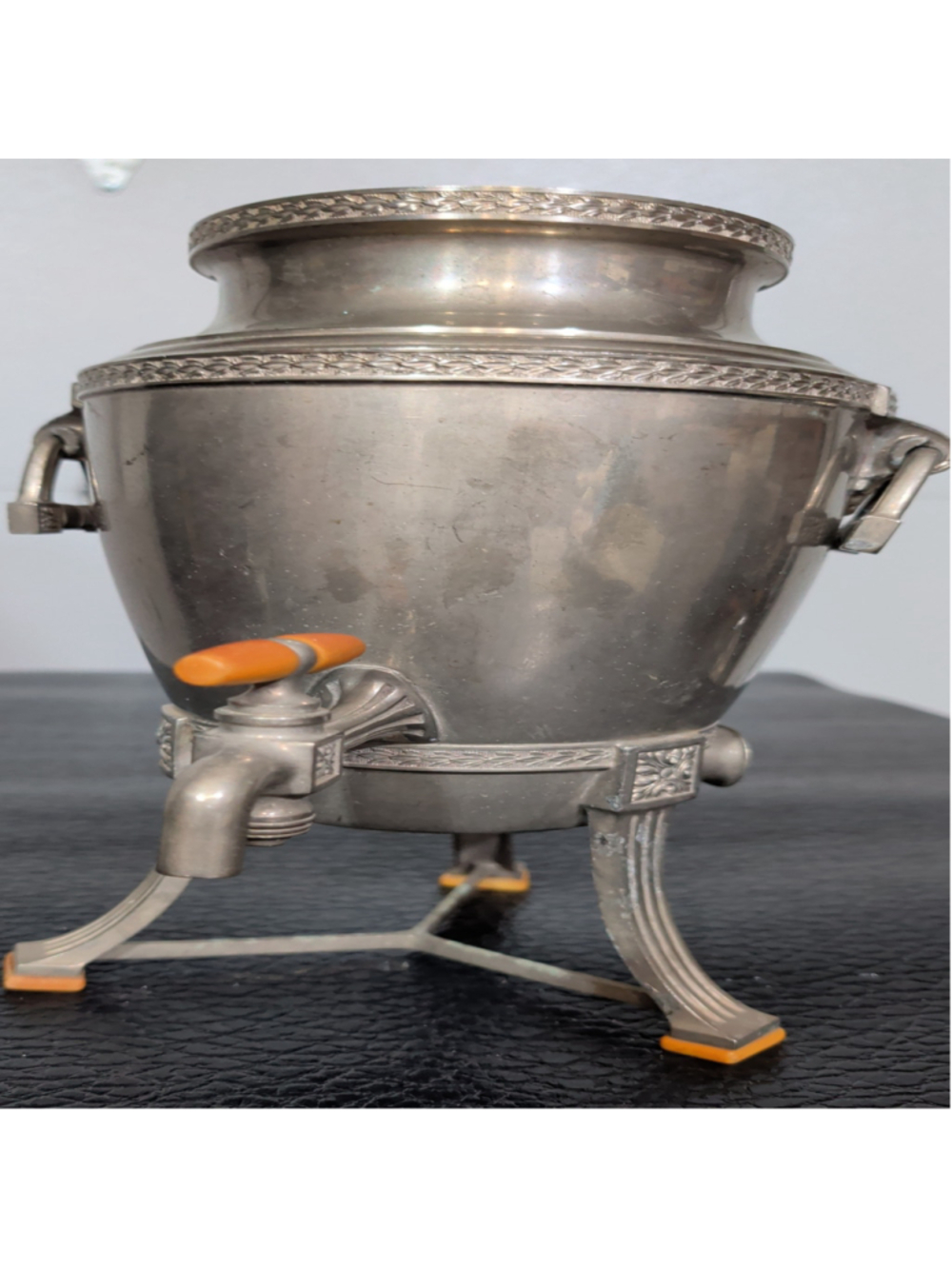 This is a vintage Universal Landers, Frary & Clark electric coffee urn